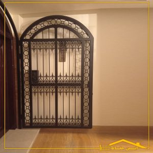 حفاظ درب آپارتمان