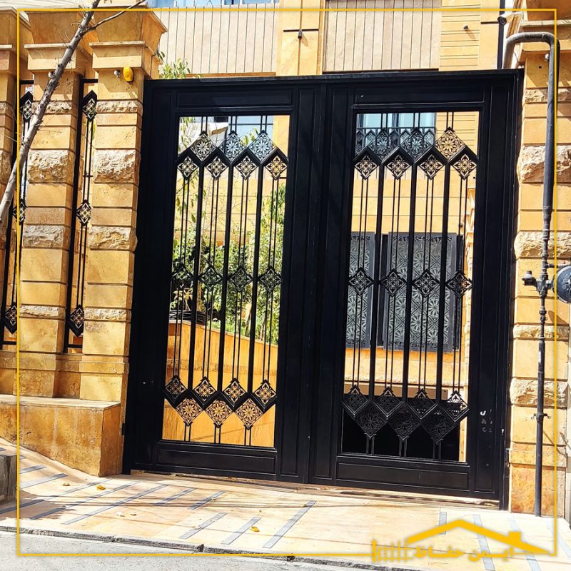 درب ورودی ساختمان