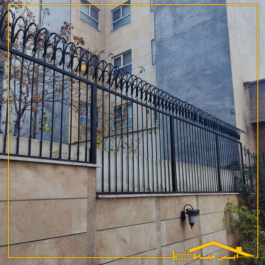 ساخت حفاظ فلزی دیوار در ایمن حفاظ 2 حفاظ فلزی دیوار - سرنیزه ای